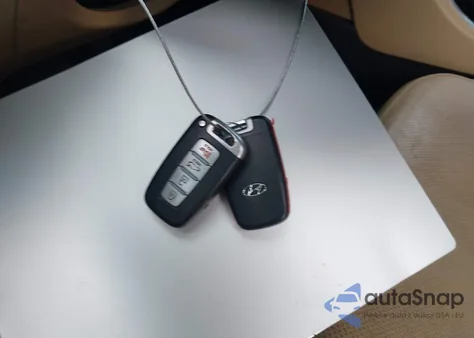 2011 Hyundai Sonata Hybrid z USA, uszkodzony, nr VIN KMHEC4A44BA018712